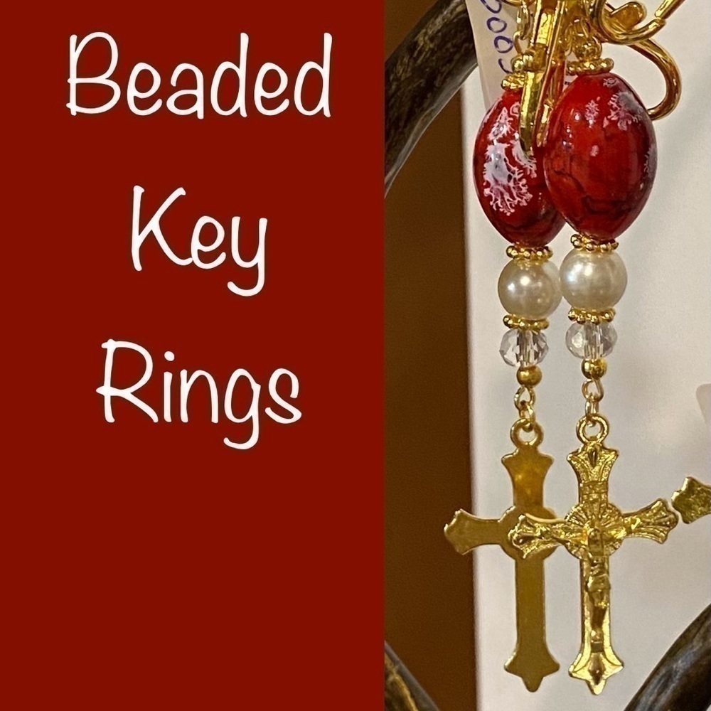 LOVELY HANDCRAFTED Red & White Glass Bead—Goldtone Keychain - Picture 4 of 5